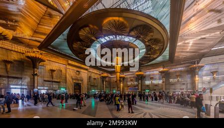 LE CAIRE, EGYPTE - 1 FÉVRIER 2019 : intérieur de la gare de Ramses au Caire, Egypte Banque D'Images
