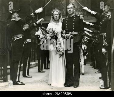 Mariage (dans la chapelle Henry VIII, Abbaye de Westminster, Londres) le 28 août 1936 - Rosamund Fisher, fille de l'amiral Sir William Wordsworth Fisher, et capitaine Richard Duke Coleridge. Banque D'Images