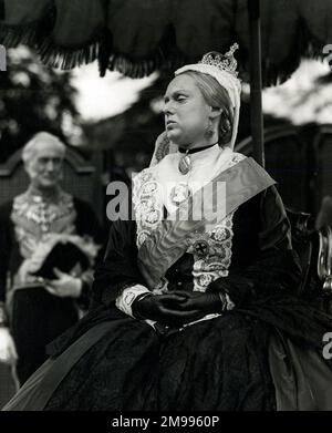 Anna Neagle, reine Victoria, a déclaré impératrice de l'Inde dans le film Victoria le Grand (1937). Banque D'Images