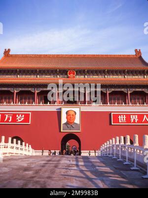 Portrait du président Mao, porte Tiananmen, place Tiananmen, Dongcheng, Pékin, Pékin et le Nord-est, la République populaire de Chine Banque D'Images