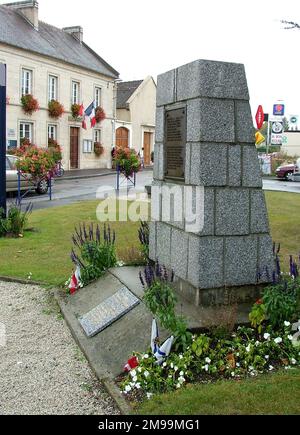 Lors des combats autour du village le 7 juillet 1944, les Highlanders ont perdu 84 hommes et 158 hommes blessés ou détenus. Dans cette région, 23 hommes ont été exécutés à l'Abbaye d'Ardenne par le Régiment de Panzergrenadier SS 25th sous la direction du colonel Kurt Meyer. Banque D'Images