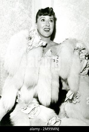 Gypsy Rose Lee (Rose Louise Hovick, 1911-1970), artiste burlesque américain, actrice, auteur et dramaturge, célèbre pour son acte de striptease. Banque D'Images