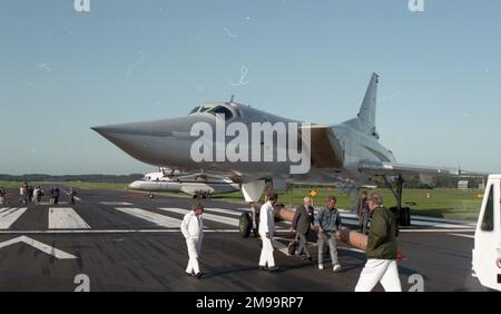 Farnborough 92 - Tupolev Tu-22M-3 (non marqué) (msn 12112347) Banque D'Images