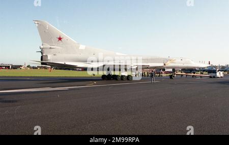 Farnborough 92 - Tupolev Tu-22M-3 (non marqué) (msn 12112347) Banque D'Images