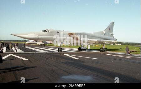 Farnborough 92 - Tupolev Tu-22M-3 (non marqué) (msn 12112347) Banque D'Images