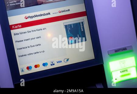 Munich, Allemagne. 17th janvier 2023. Un distributeur automatique de billets HypoVereinsbank. Credit: Sven Hoppe/dpa/Alay Live News Banque D'Images