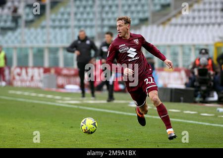 Turin, Italie. 15th janvier 2023. Mergim Vojvoda (Torino FC) pendant le Torino FC vs Spezia Calcio, football italien série A match à Turin, Italie, 15 janvier 2023 crédit: Agence de photo indépendante/Alamy Live News Banque D'Images