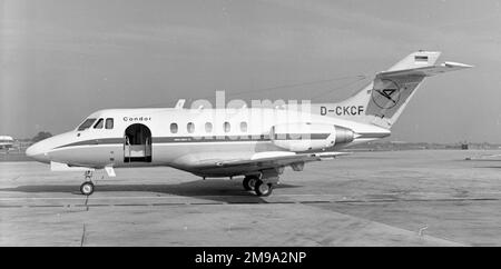 Hawker Siddeley HS-125 série 1B D-CKCF (msn 25105) de Condor Flugdienst. Est devenu G-AYRY avec McAlpine Aviation en décembre 1970, puis HZ-FMA avec des tapis saoudiens, plus tard entreposé - WFU. Banque D'Images