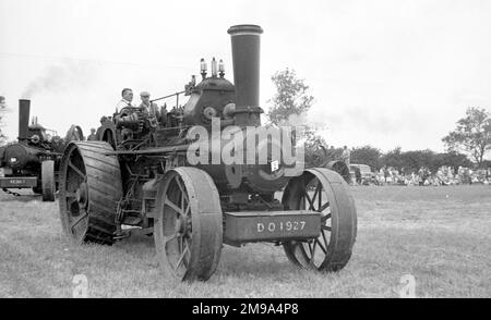 Moteur de labourage Fowler classe BB1, version DO 1927, numéro : 15336, « Yorkshire LAD ». Bult en 1919 par John Fowler & Co. À Leeds, alimenté par un moteur à vapeur à cylindre unique 16 NHP. Banque D'Images