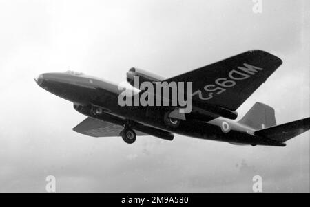 English Electric Canberra B.2 WD952. Banc d'essai Olympus de Bristol au salon SBAC de Farnborough 1952. Cloué directement de la chaîne de production à Bristol Airplane Company pour le développement de moteurs Olympus à équiper en production les bombardiers Avro Vulcan. Banque D'Images