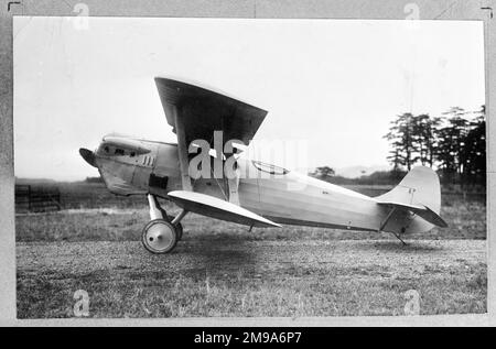 Le biplan de reconnaissance à courte portée Mitsubishi 2MR7 n'a pas été accepté pour le service aérien de l'Armée impériale japonaise, car il avait déjà commandé l'avion de reconnaissance Mitsubishi Army de type 93 (désignation de la société 2MR8) pour le service. Banque D'Images