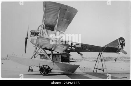 Kaiserliche Marine (Marine impériale allemande) - Albatros W.1 '552', version hydravion de l'Albatros B.II. Banque D'Images