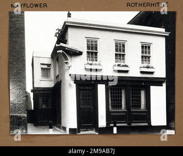 Photographie de Mayflower pH, Rotherhithe, Londres. Le côté principal de l'impression (illustré ici) représente : face gauche sur la vue du pub. Le verso de l'imprimé (disponible sur demande) détails: Rien pour le Mayflower, Rotherhithe, Londres SE16 4NF. En juillet 2018 . Propriétaire . Rotherhithe Pub Company Banque D'Images