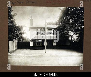 Photographie de Nags Head pH, Merton (Old), Londres. Le côté principal de l'imprimé (illustré ici) représente : face sur la vue du pub. Le verso de l'imprimé (disponible sur demande) détails: Rien pour The Nags Head, Merton (Old), Londres SW19 3BJ. En juillet 2018 . Démoli pour un nouveau pub Banque D'Images