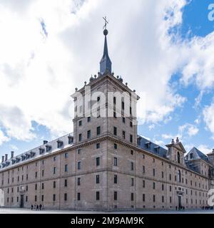 La façade du Real Colegio Alfonso XII Agustinos école à San Lorenzo de El Escorial, Espagne. Banque D'Images