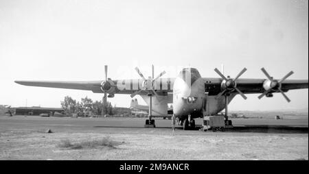 Royal Air Force - Blackburn Beverley C.1, dans les collines de Radfan. Banque D'Images