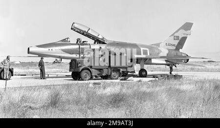 Turkish Air Force (Turk Hava Kuvvvvvvvvvvvetleri) - Amérique du Nord F-100F-10-NA Super Sabre O.63946 (msn 243-122, ex 56-3946). Attribué à la FA turque le 15 septembre 1978 et radié le 31 janvier 1979. Banque D'Images