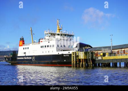 Caledonian MacBrayne possédait MV Bute, un véhicule Bhod Eilean et un traversier de passagers au terminal de Wemyss Bay. Le ferry, construit en Pologne en 2005 voiles Banque D'Images