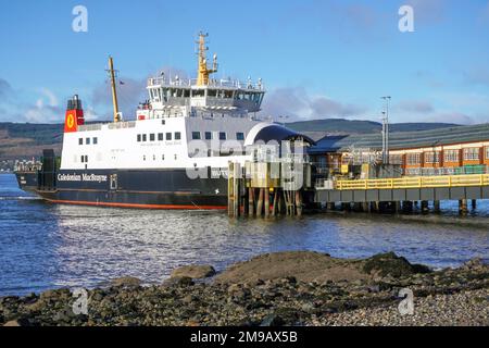 Caledonian MacBrayne possédait MV Bute, un véhicule Bhod Eilean et un traversier de passagers au terminal de Wemyss Bay. Le ferry, construit en Pologne en 2005 voiles Banque D'Images