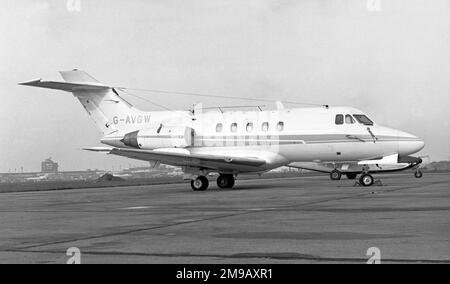 Hawker Siddeley HS.125-3B G-AVGW (msn 25120), propriété du Groupe Beecham et exploité par Autair International, à l'aéroport de Londres Heathrow. (Ecrit le 23 décembre 1967 à l'aéroport de Luton, lorsqu'il s'est écrasé dans l'usine automobile de Vauxhall après une simulation de panne moteur, lors d'un vol d'entraînement, tuant les deux occupants) Banque D'Images