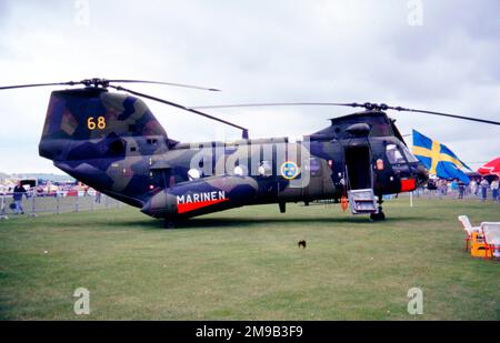 Marinen - Boeing-Vertol 107-II-15 y-68 - 04068 'Yngve 68' (msn 4081, HKP 4B), à Middle Wallop le 13 juillet 1986. (Marinen - Aviation marine suédoise). Banque D'Images