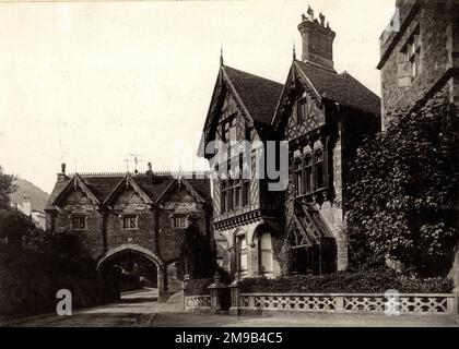 La porte d'entrée de l'abbaye, Malvern, Worcestershire - Gatehouse du Prieuré, ancienne porte d'entrée du Grand Prieuré de Malvern (bénédictin), aujourd'hui musée. Banque D'Images