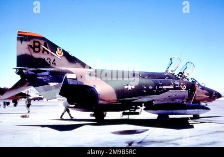 United States Air Force (USAF) - McDonnell Douglas RF-4C-33-MC Phantom 67-434 (msn 2785, code de base BA) Banque D'Images