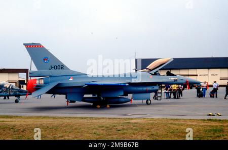 Koninklijke Luchtmacht - General Dynamics F-16A Faucon Faucon J-002 (msn 6D-158), du 313 Escadron de la RAF Upper Heyford le 13 septembre 1990. (Koninklijke Luchtmacht - Royal Netherlands Air Force). Banque D'Images