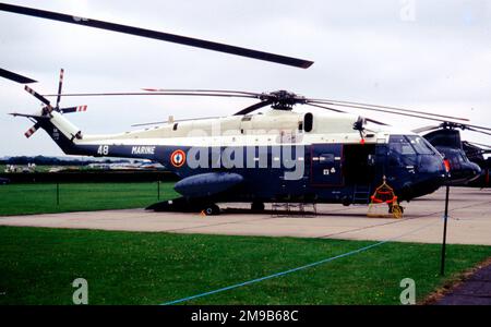 Aeronavale - Aeropatiale sa.321G Super Frelon 48 (msn 148), à partir de 32 Flotille, à AAC Middle Wallop, le 26 juin 1982. (Aéronautique - Aéronautique navale - Aviation navale française). Banque D'Images