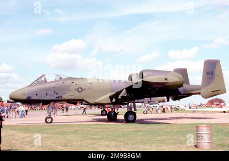 United States Air Force (USAF) - Fairchild Republic A-10A Thunderbolt II 80-0281 (MSN A10-0631, code de base WR'), de la 52nd tactique Fighter Wing Wing, à RAF Alconbury le 14 août 1982. Banque D'Images