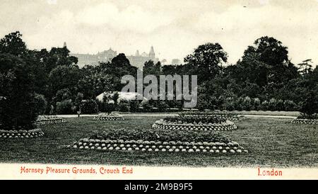 Hornsey Pleasure Gardens, Crouch End, North London, avec Alexandra Palace en arrière-plan Banque D'Images