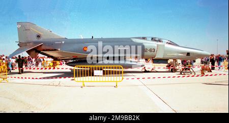 Ejercito del aire - McDonnell Douglas RF-4C Phantom II CR.12-54 / 12-63 (msn 904), lors d'un spectacle aérien le 14 septembre 1996. Cet exemple a été configuré pour la guerre électronique / la collecte de renseignements électroniques. (Ejercito del aire - armée de l'air espagnole). Banque D'Images