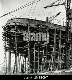 La construction de RMS Queen Mary attire les touristes jusqu'à la rivière Clyde Banque D'Images