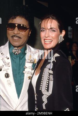 Little Richard et Linda Gray à l'ouverture officielle de Butler & Wilson sur 15 juin 1988 à Hollywood Ouest, Californie. Crédit: Ralph Dominguez/MediaPunch Banque D'Images