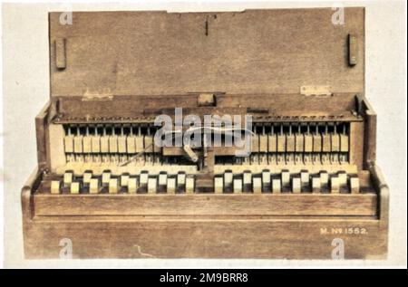 Photographie d'une machine à écrire de 1851. Cette machine à écrire ressemblait à un piano jouet avec des touches noires et blanches. Banque D'Images
