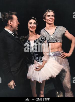 Dame Margot Fonteyn de Arias (1919-1991) ballerine britannique avec Rudolph Nureyev (1938-1993) danseuse de ballet russe en 1962 avec Sir Frederick Ashton (1904-1988) chorégraphe britannique Banque D'Images