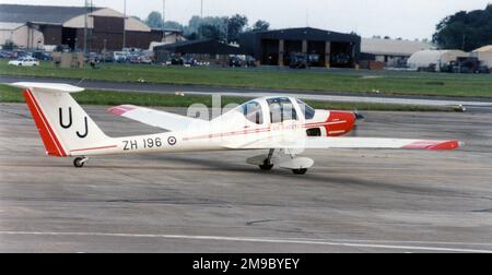 Cadets de l'air - Grob vigilant T.1 ZH196 - UJ (msn 6547). GROB 109B pour les cadets de l'air. Banque D'Images