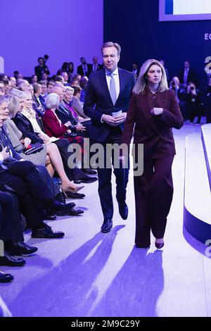 Davos, Suisse. 17th janvier 2023. La première dame d'Ukraine Olena Zelenska arrive sur scène pour une allocution au Forum économique mondial (WEF) annuel à Davos en Suisse mardi sur 17 janvier 2023 .photo par le Forum économique mondial/ Benedikt Von Loebell/UPI crédit: UPI/Alay Live News Banque D'Images