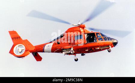 Garde côtière des États-Unis - Aeropatiale HH-65B Dolphin 6505 (MSN 6038, sa.366G), de la station aérienne de la Garde côtière de San Francisco. Banque D'Images