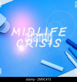 Affiche textuelle indiquant Midlife Crisis. Word pour la technique de développement de logiciels qui décompose une application Banque D'Images