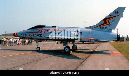 Amérique du Nord F-100D-65-NA Super Sabre 56-3000 (msn 325-98), à Texas ANG, Lackland AFB, Kelly Field, San Antonio, Texas. Banque D'Images