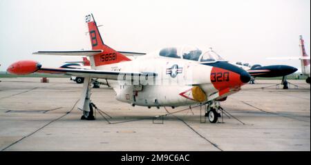 Marine des États-Unis - Rockwell T-2C Buckeye 158581 (msn 346-7), de VT-23. Banque D'Images