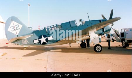 Curtiss SB2C-5 Helldiver N92879 (MSN 83725, ex BuAer 83589), de la Confederate Air Force, à l'aéroport de Midland le 8-10 octobre 1992. Banque D'Images