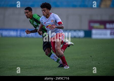 Barueri, Brésil. 17th janvier 2023. América MG X Bragantino, valide pour la phase 4th de la Copa São Paulo de Futebol Júnior, tenue à Arena Barueri à Barueri, SP, ce mardi (17). Crédit: Pedro Teixeira/FotoArena/Alamy Live News Banque D'Images