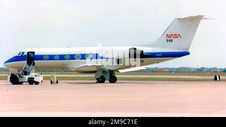 Grumman G-1159 Gulfstream II N946NA / NASA 946 (msn 146), utilisé par la NASA-(Administration nationale de l'aéronautique et de l'espace) comme avion de formation en navette, vu le 28 septembre 1992. Banque D'Images