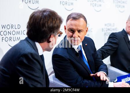 Davos, Suisse. 17th janvier 2023. Andrzej Duda, président de la Pologne, prend la parole lors d'une session de groupe le jour de l'ouverture du Forum économique mondial (WEF) à Davos, en Suisse, le mardi 17 janvier 2023. Photo par Forum économique mondial/ Ciaran McCrickard/UPI crédit: UPI/Alay Live News Banque D'Images