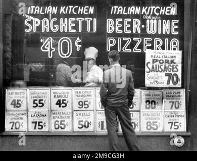 Italian Kitchen Storefront, New York, New York, Etats-Unis, Angelo Rizzuto, Collection Anthony Angel, septembre 1956 Banque D'Images