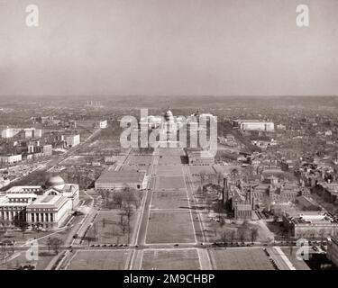 1930S VUE SUR LE NATIONAL MALL DEPUIS LE MONUMENT DE WASHINGTON VERS LE CAPITOLE WASHINGTON DC USA - Q74994 CPC001 HARS OLD FASHIONED Banque D'Images