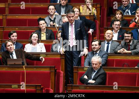 Paris, France. 17th janvier 2023. Parti socialiste français de gauche (PS) Premier secrétaire et député Olivier Faure lors d'une session de questions au gouvernement à l'Assemblée nationale à Paris sur 17 janvier 2023. Crédit : Victor Joly/Alamy Live News Banque D'Images