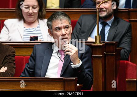 Paris, France. 17th janvier 2023. Parti socialiste français de gauche (PS) Premier secrétaire et député Olivier Faure lors d'une session de questions au gouvernement à l'Assemblée nationale à Paris sur 17 janvier 2023. Crédit : Victor Joly/Alamy Live News Banque D'Images